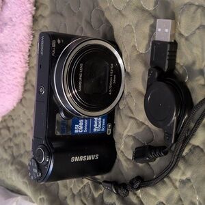 Samsung WB250F Smart Wi-Fi Digital Camera. 14.2-megapixel Like New Comes W/ Case
